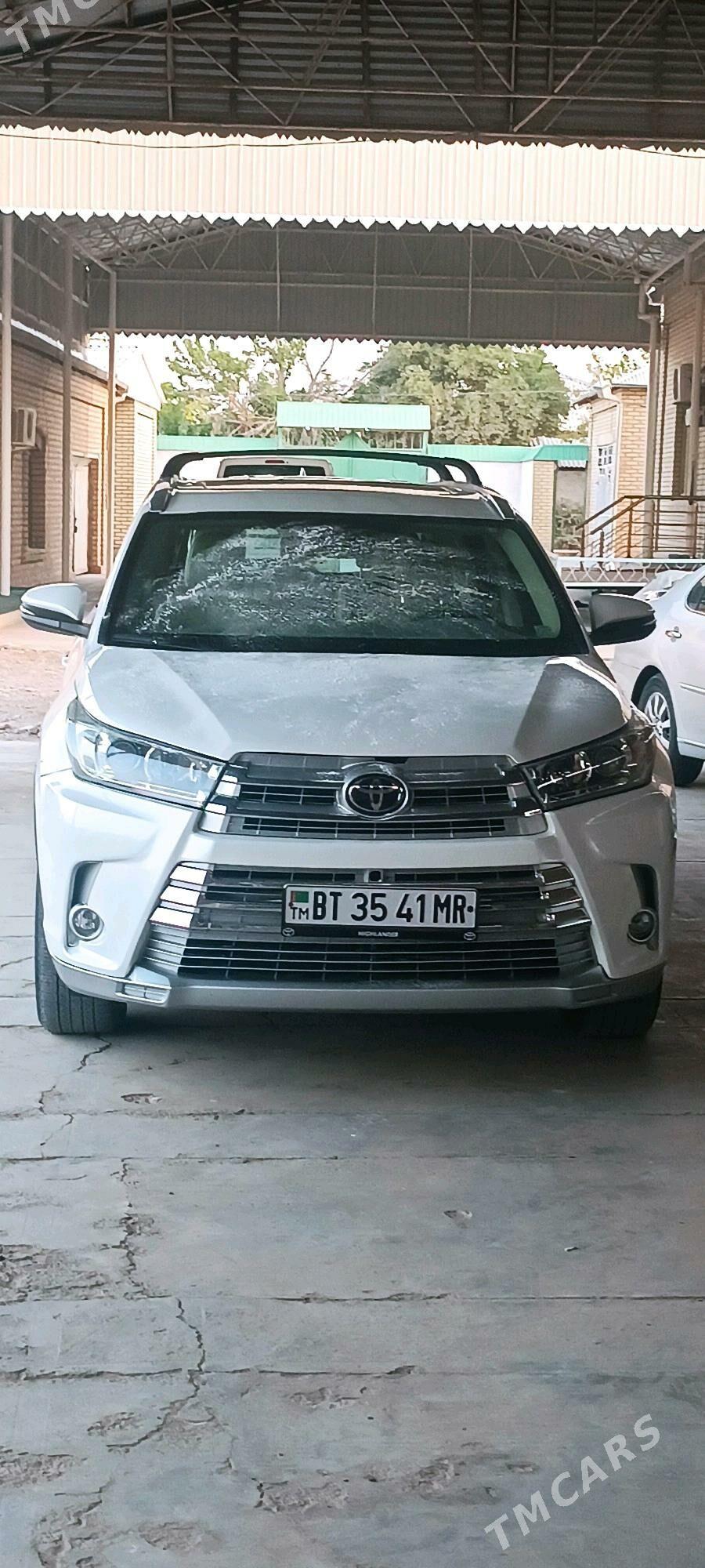 Toyota Highlander 2018 - 500 000 TMT - Мары - img 4