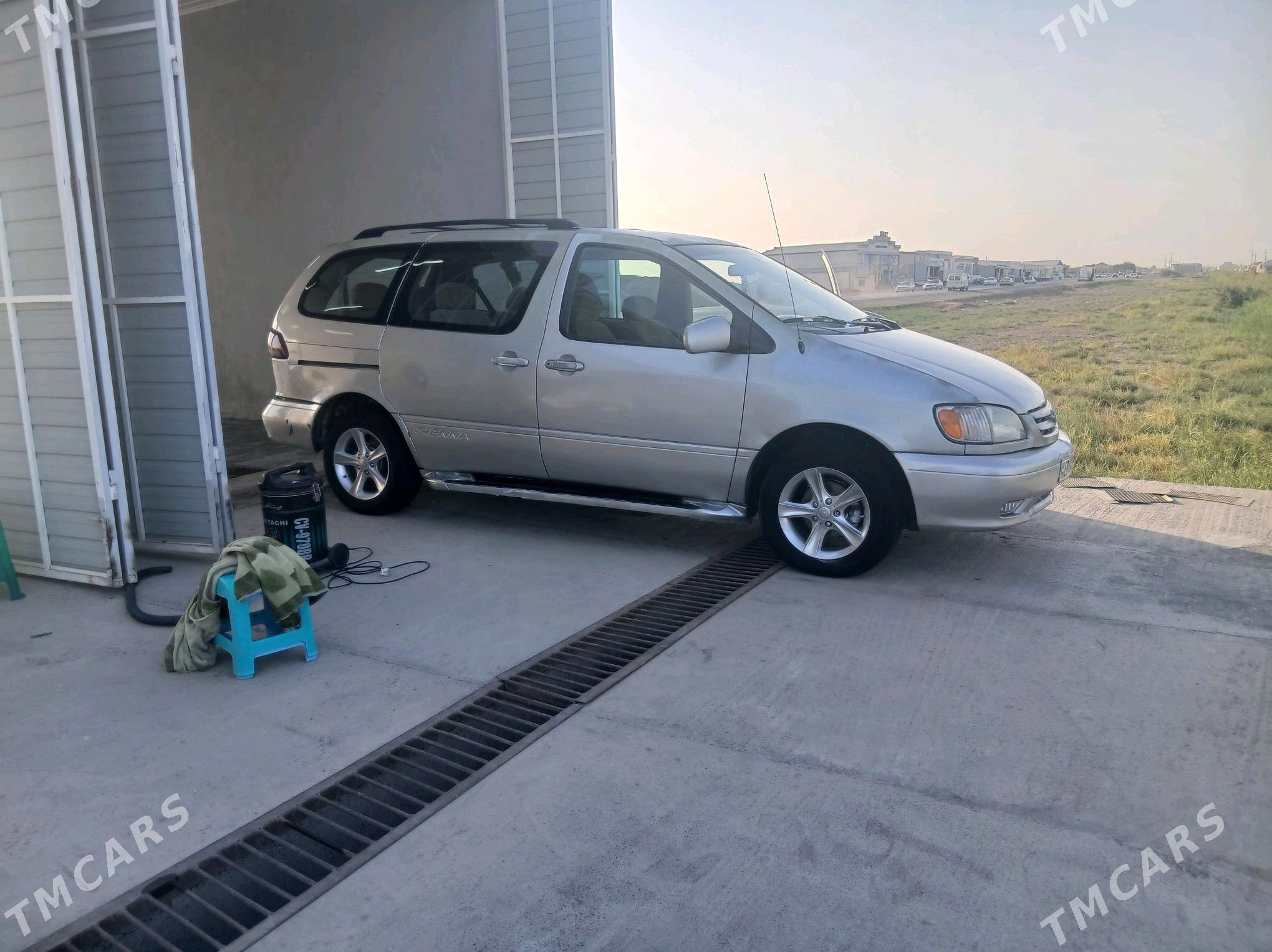 Toyota Sienna 2002 - 130 000 TMT - Mary - img 4