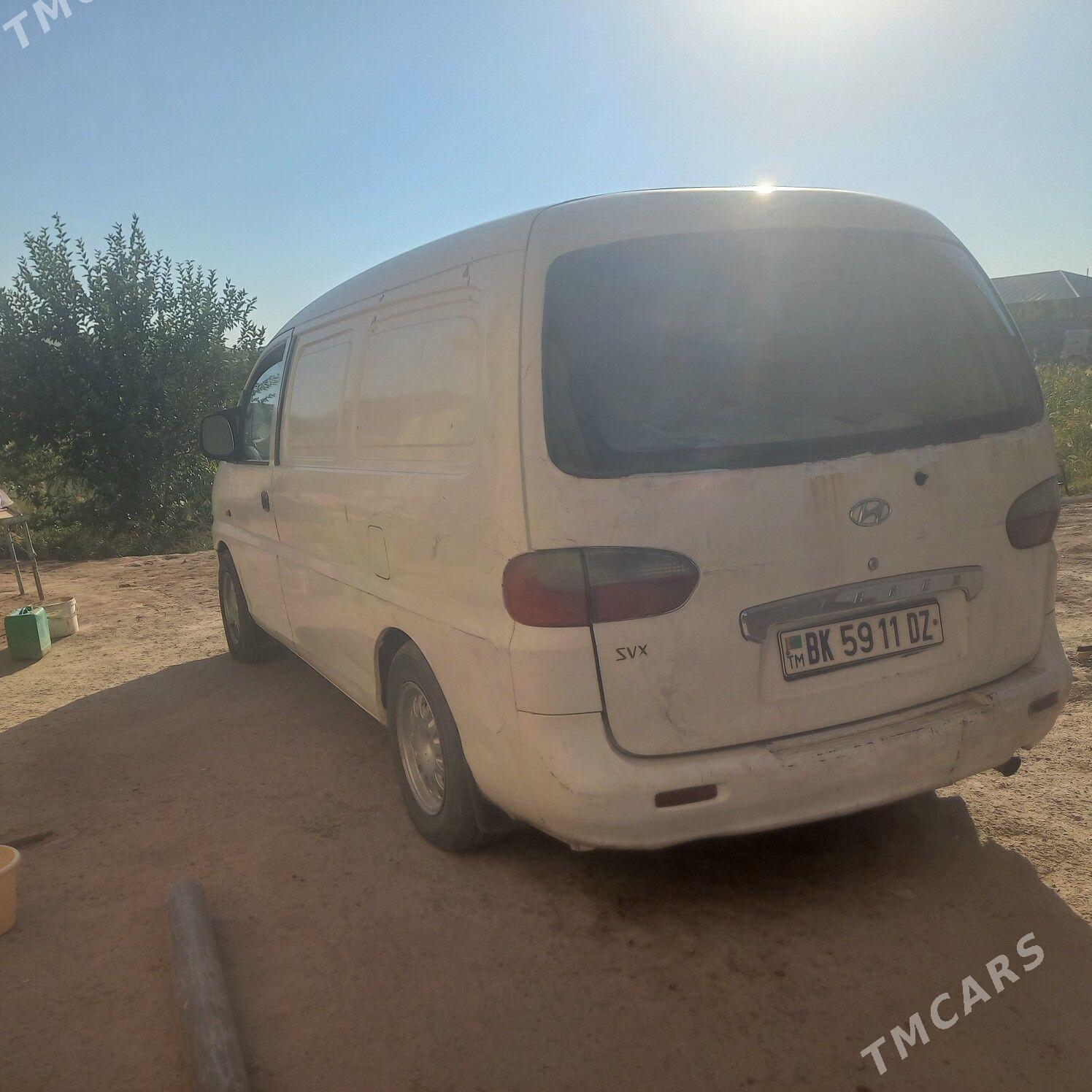 Hyundai H-1 2004 - 85 000 TMT - Дашогуз - img 2