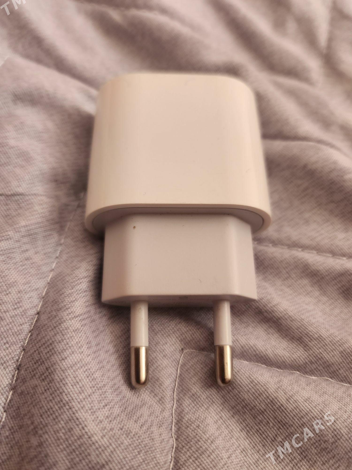Iphone Adapter - Moskowskiý köç. (10 ýyl abadançylyk şaýoly) - img 3