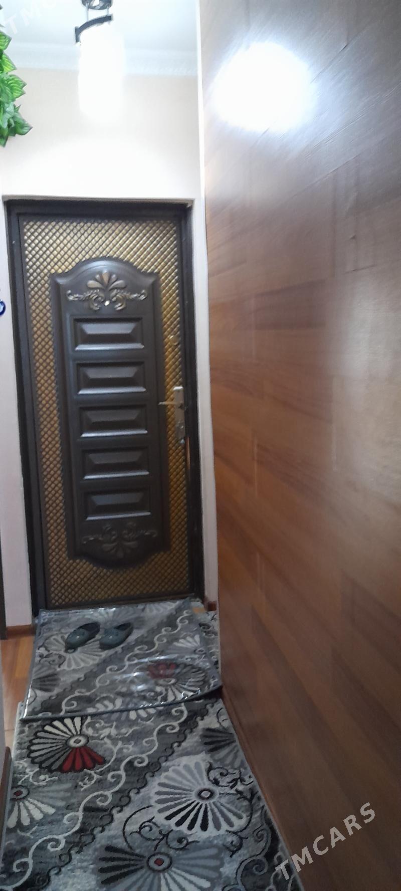 PRODAYOTSA KVARTIRA OKTABRSKIY - Байрамали - img 4