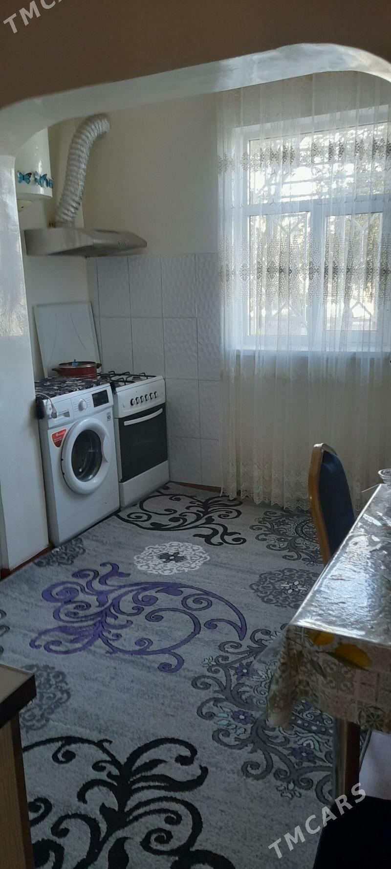 PRODAYOTSA KVARTIRA OKTABRSKIY - Байрамали - img 6