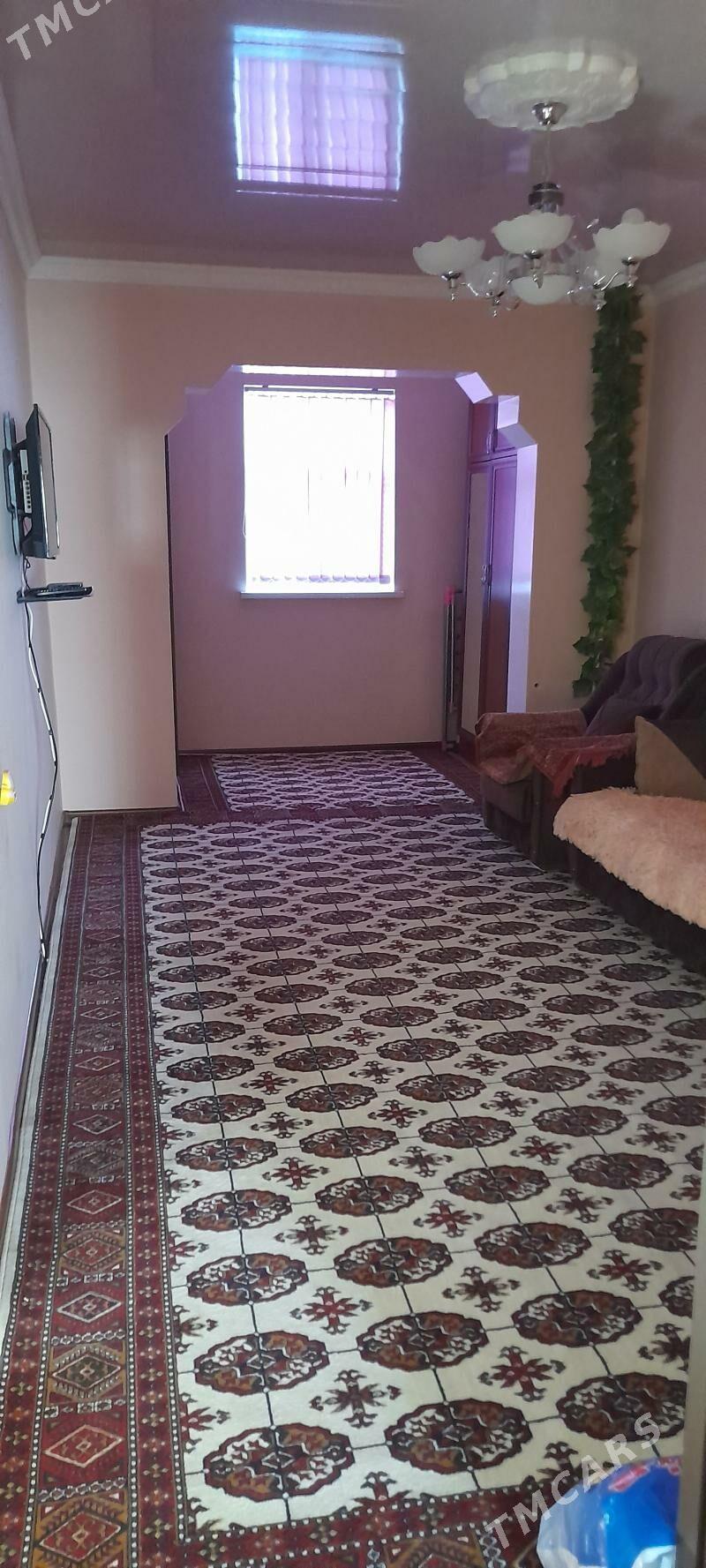 PRODAYOTSA KVARTIRA OKTABRSKIY - Байрамали - img 9