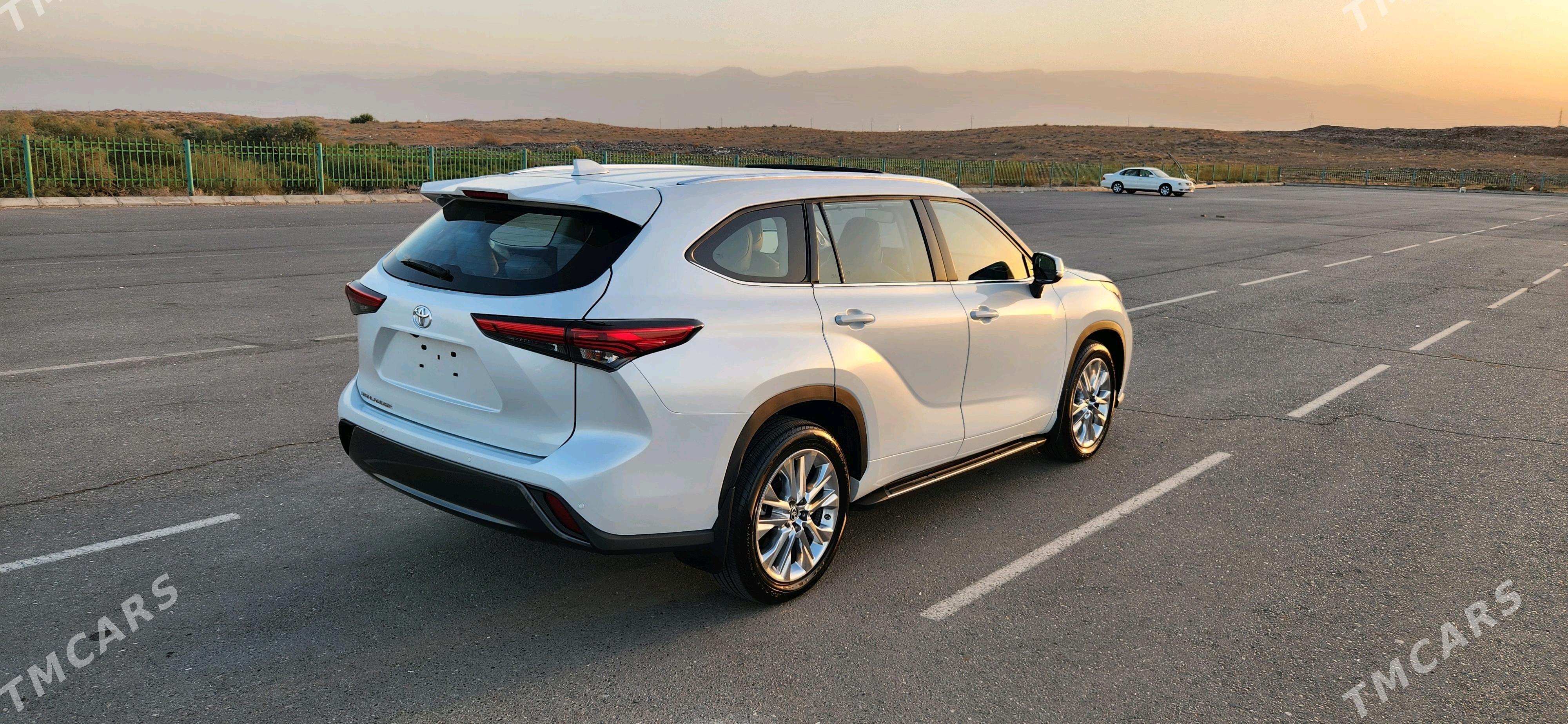 Toyota Highlander 2022 - 657 000 TMT - Aşgabat - img 3