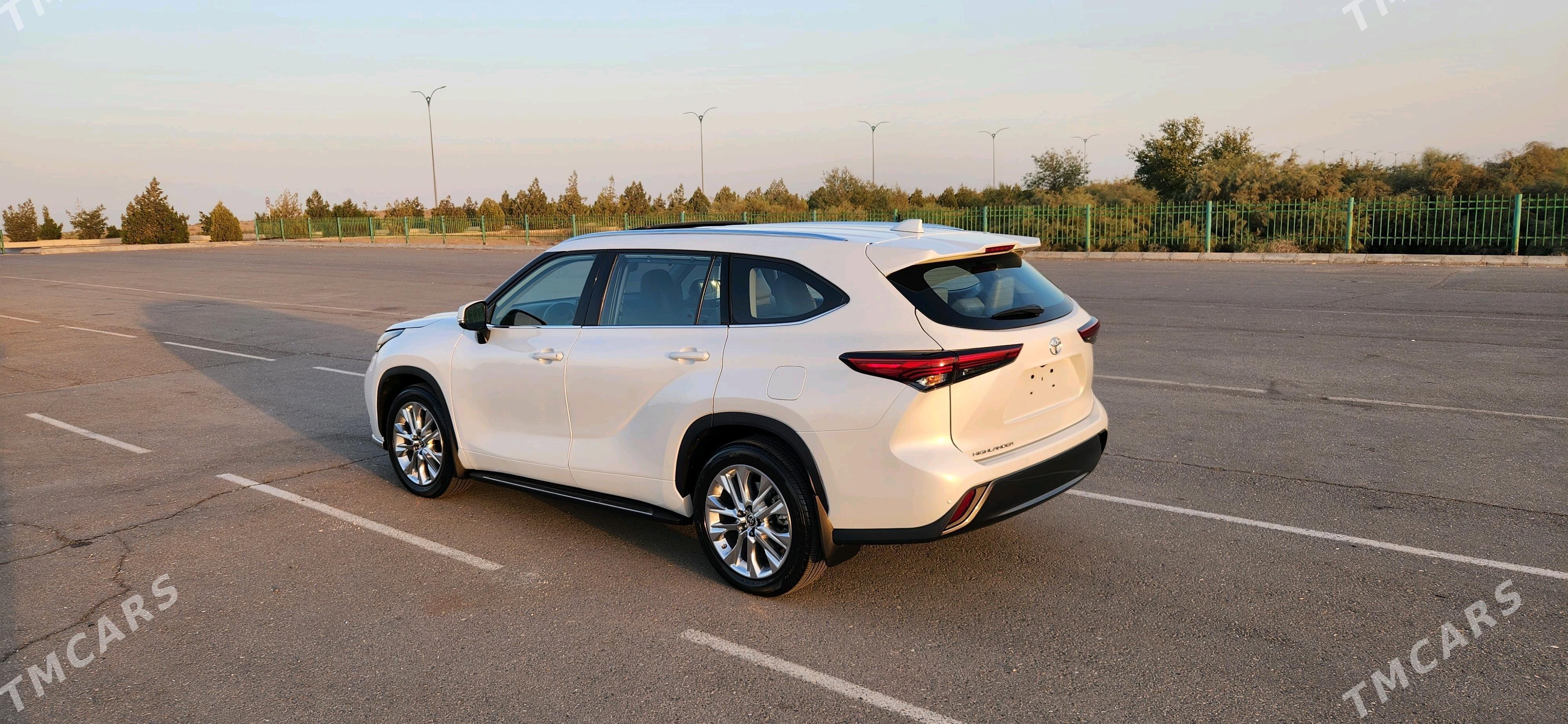 Toyota Highlander 2022 - 657 000 TMT - Aşgabat - img 5