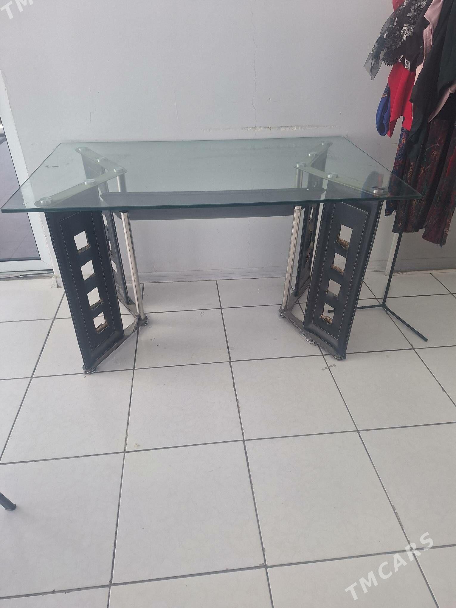 Kuhiniy aynaliy Stol - Balkanabat - img 2