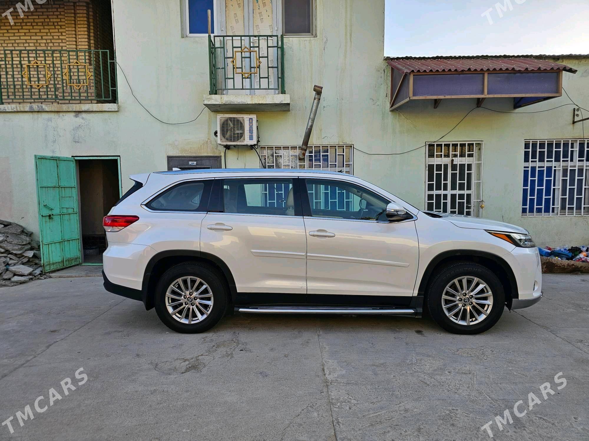 Toyota Highlander 2019 - 495 000 TMT - Ашхабад - img 9