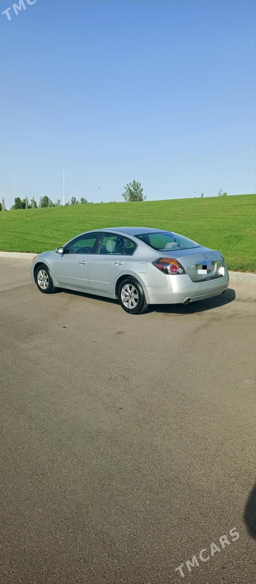 Nissan Altima 2010 - 140 000 TMT - 11 мкр - img 3