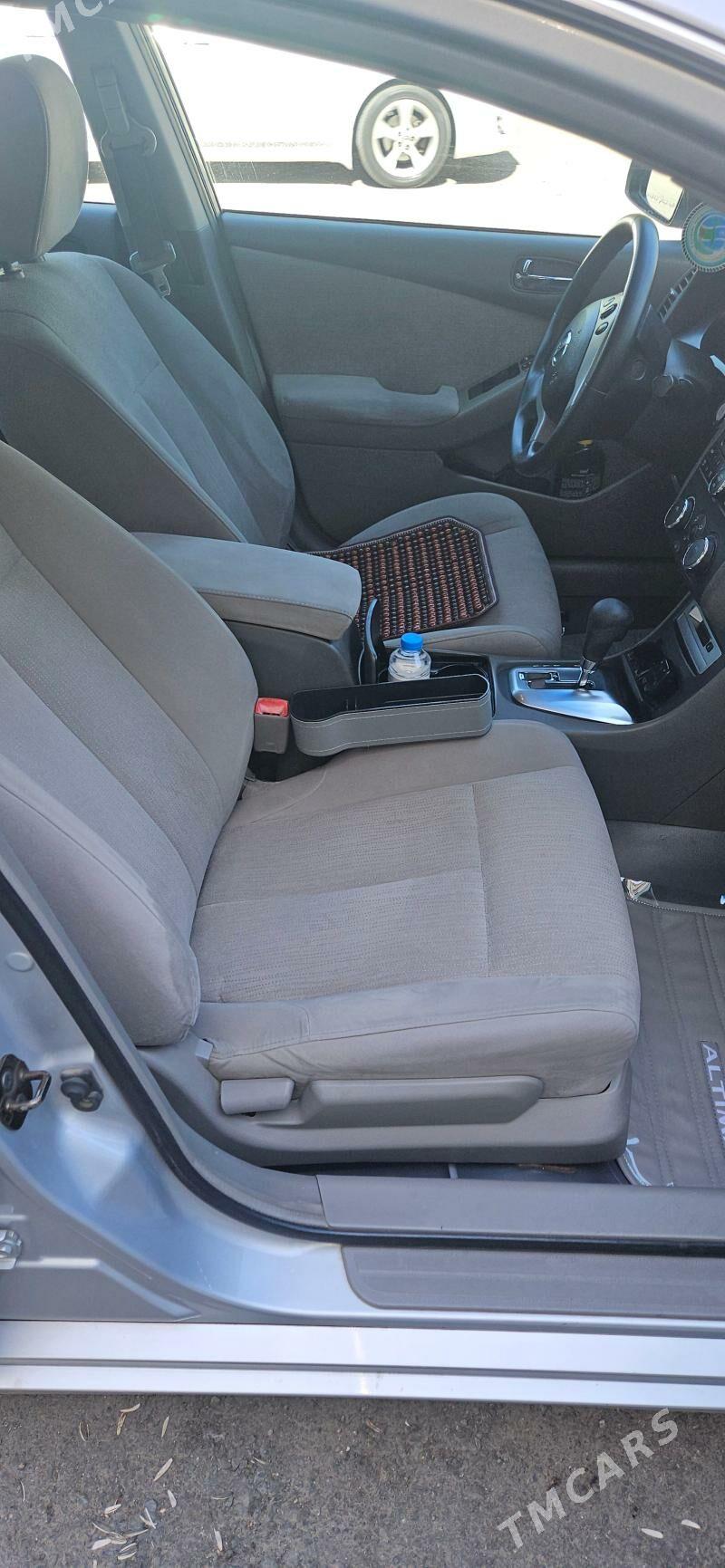 Nissan Altima 2010 - 140 000 TMT - 11 мкр - img 6