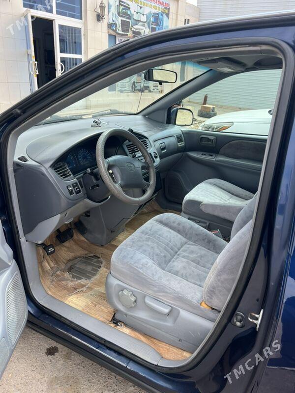 Toyota Sienna 2002 - 137 000 TMT - Мары - img 8