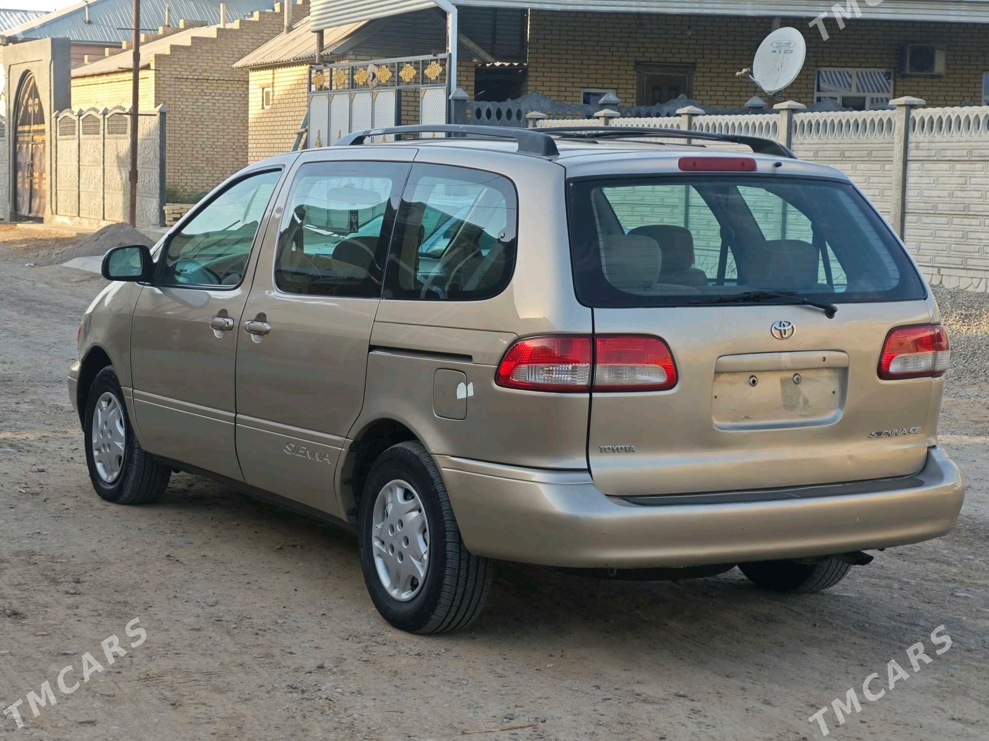 Toyota Sienna 2002 - 160 000 TMT - Мары - img 3