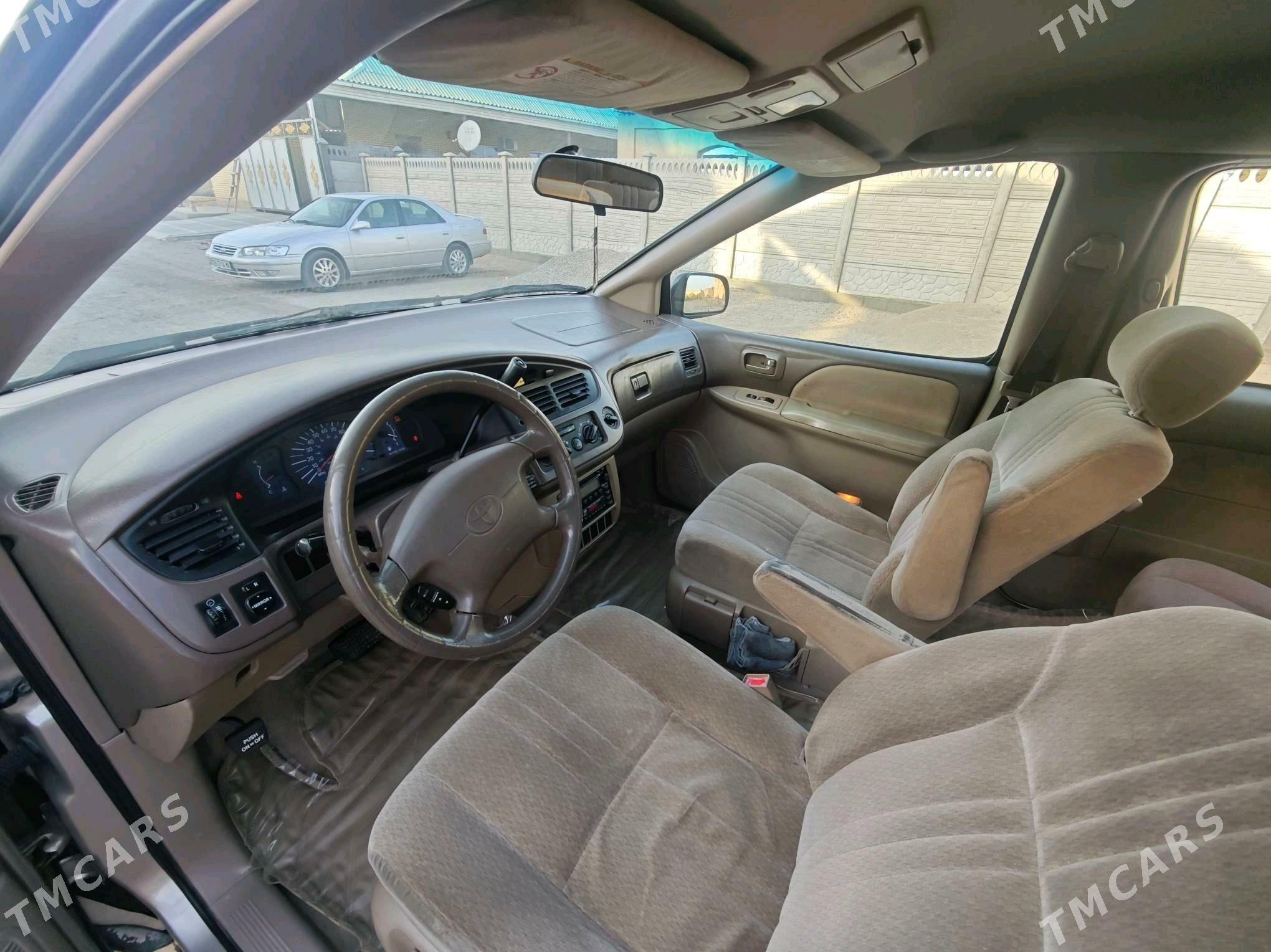 Toyota Sienna 2002 - 160 000 TMT - Мары - img 2