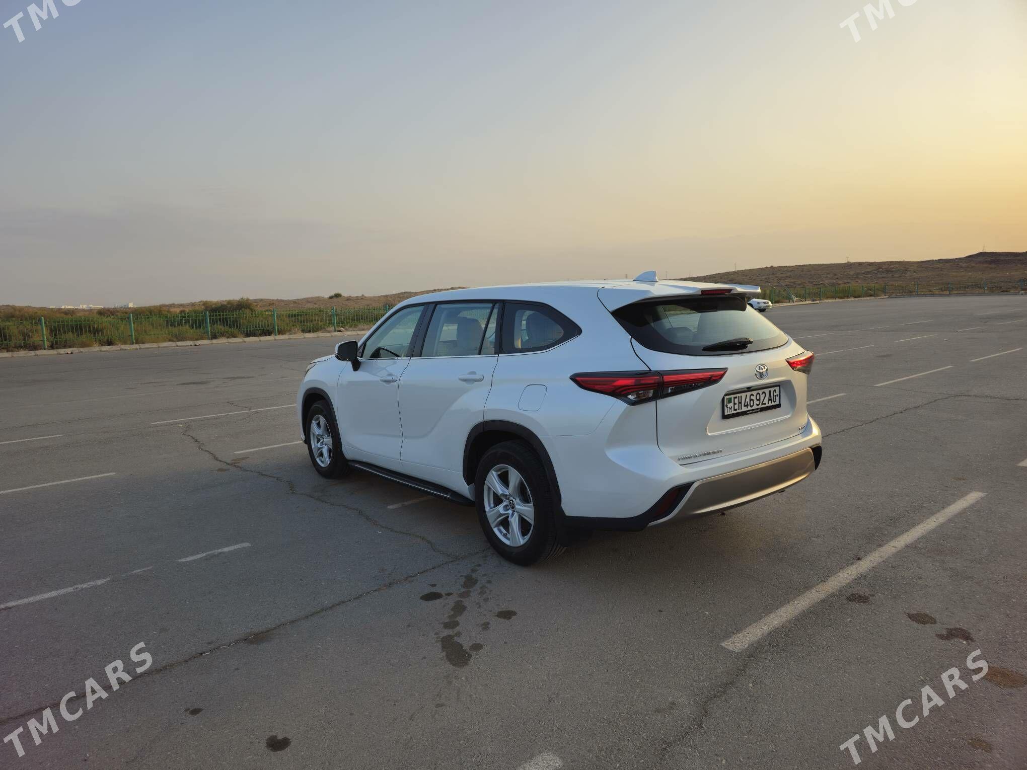 Toyota Highlander 2021 - 470 000 TMT - Ашхабад - img 4