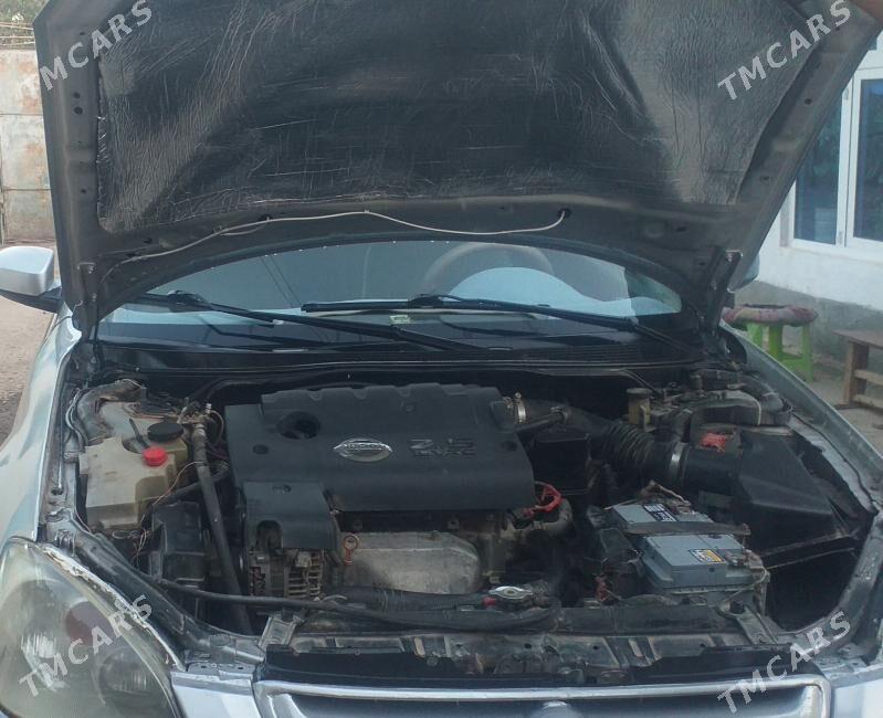 Nissan Altima 2004 - 80 000 TMT - Теджен - img 5