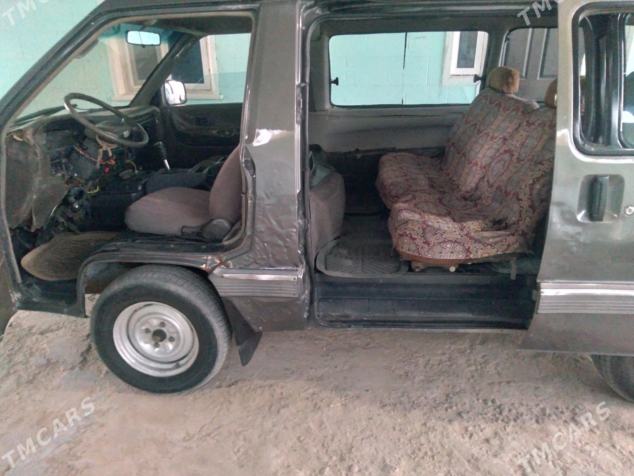 Toyota Town Ace 1988 - 33 000 TMT - Мары - img 4