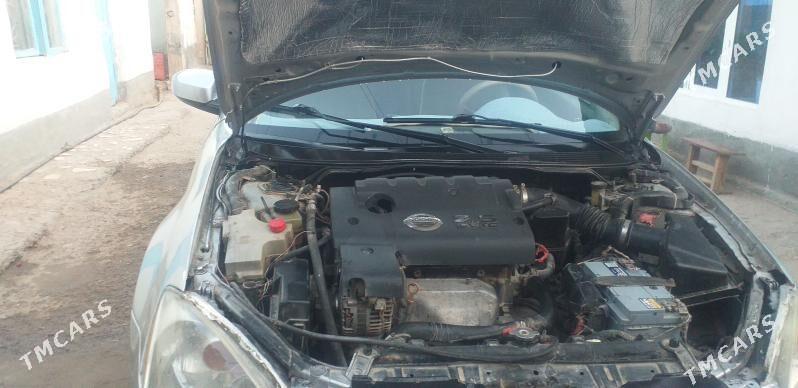 Nissan Altima 2004 - 80 000 TMT - Теджен - img 8