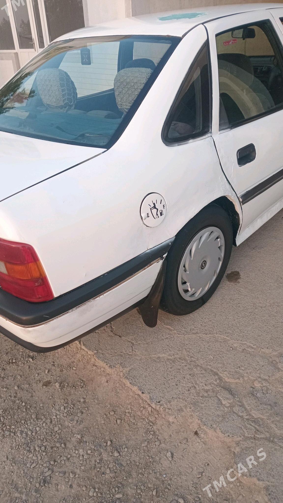 Opel Vectra 1992 - 25 000 TMT - Мары - img 4