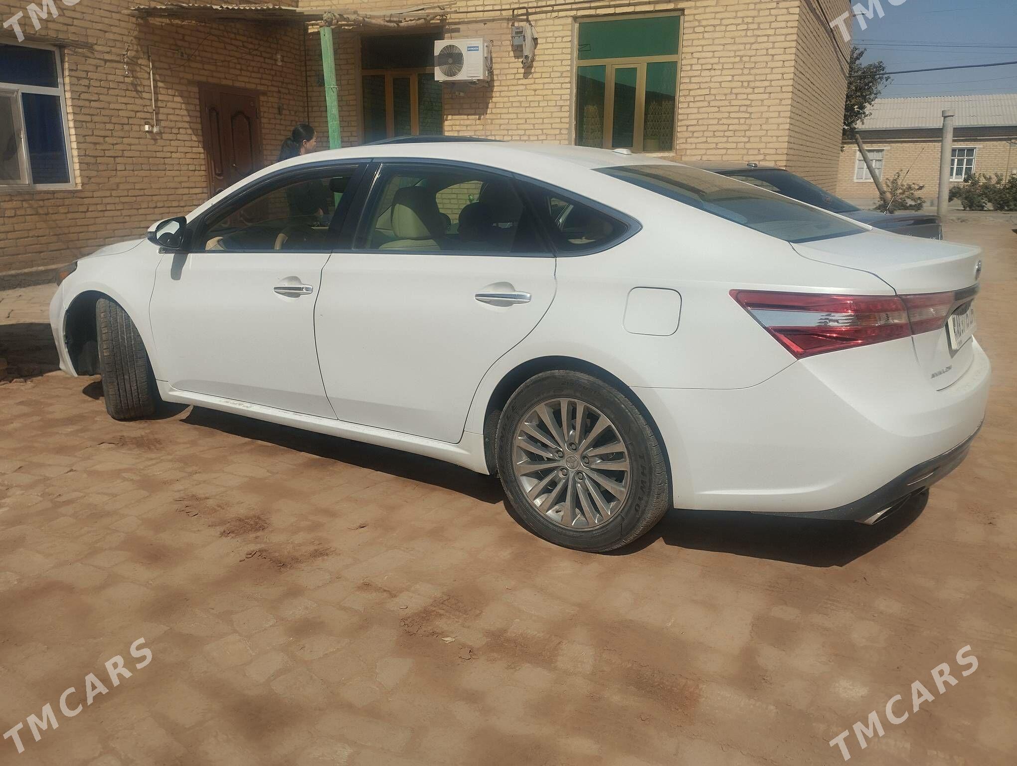 Toyota Avalon 2016 - 340 000 TMT - Саят - img 4