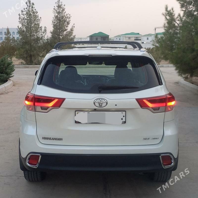Toyota Highlander 2018 - 415 000 TMT - Балканабат - img 4