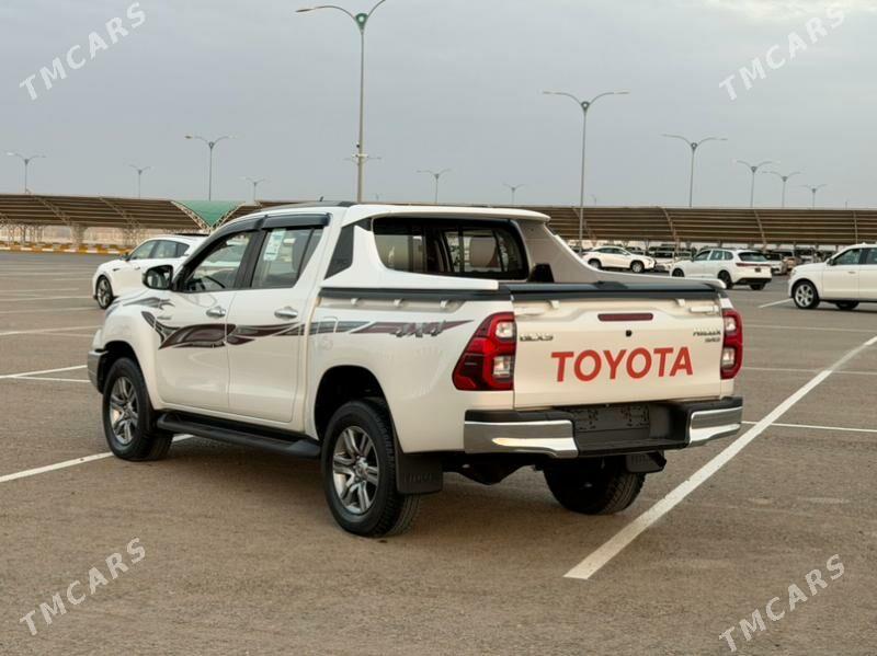 Toyota Hilux 2024 - 668 000 TMT - Ашхабад - img 8
