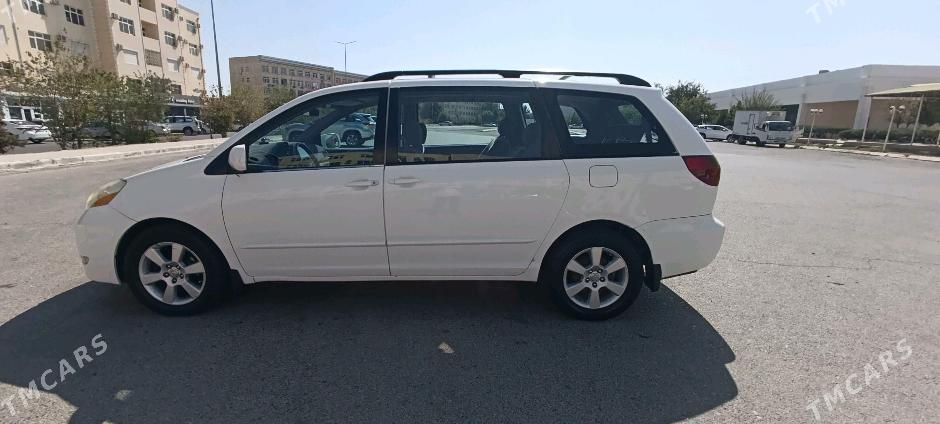 Toyota Sienna 2005 - 210 000 TMT - Мары - img 1
