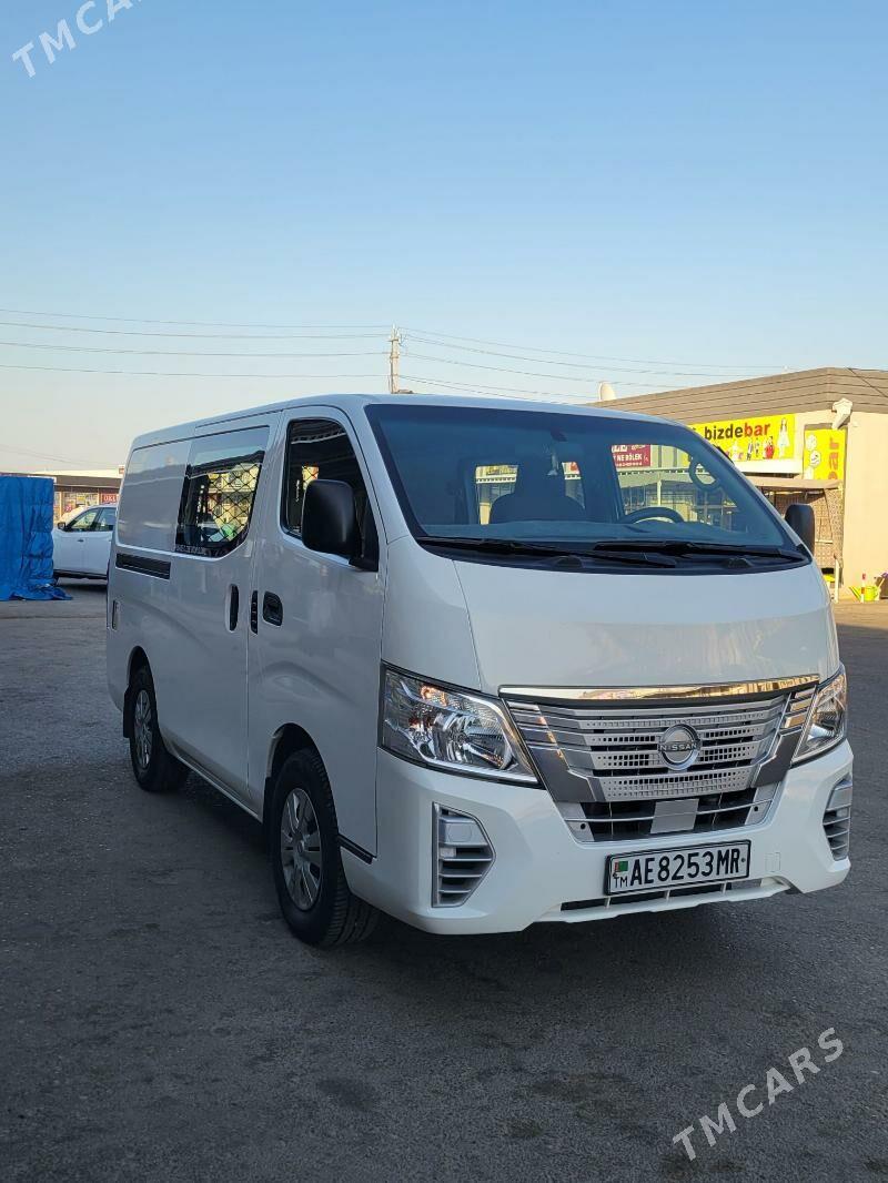 Nissan Urvan 2023 - 370 000 TMT - Мары - img 4