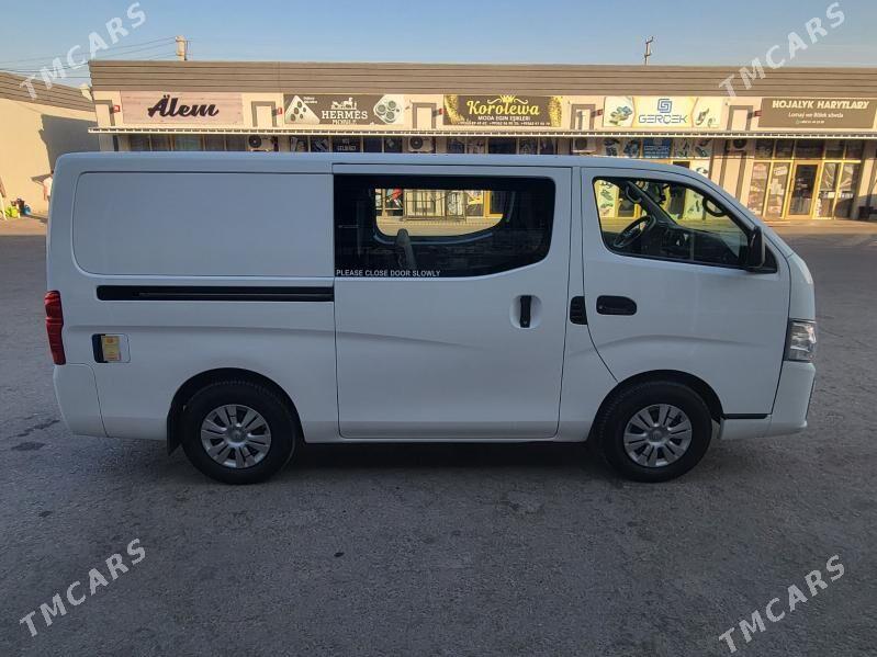 Nissan Urvan 2023 - 370 000 TMT - Мары - img 7