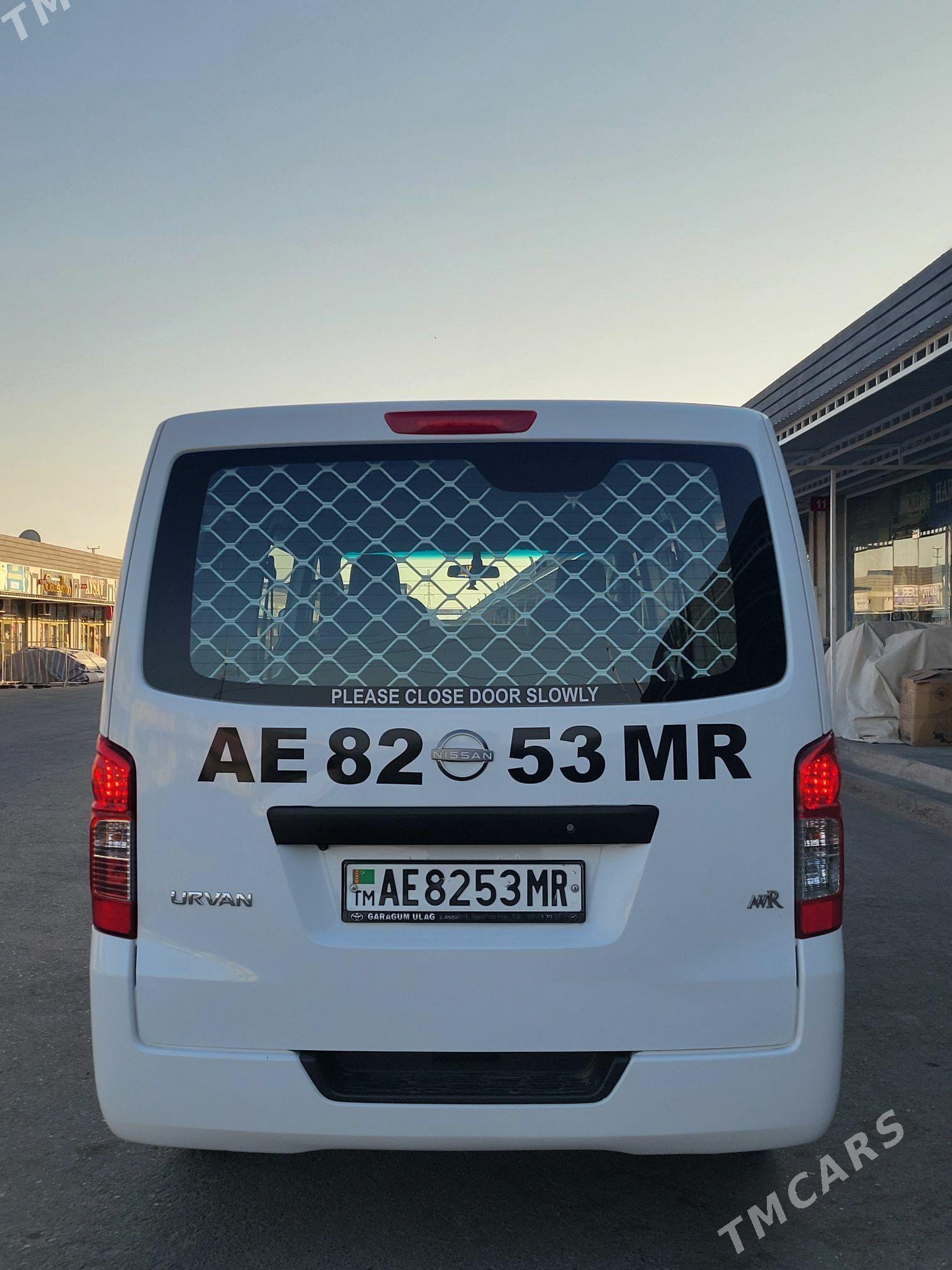 Nissan Urvan 2023 - 370 000 TMT - Мары - img 2