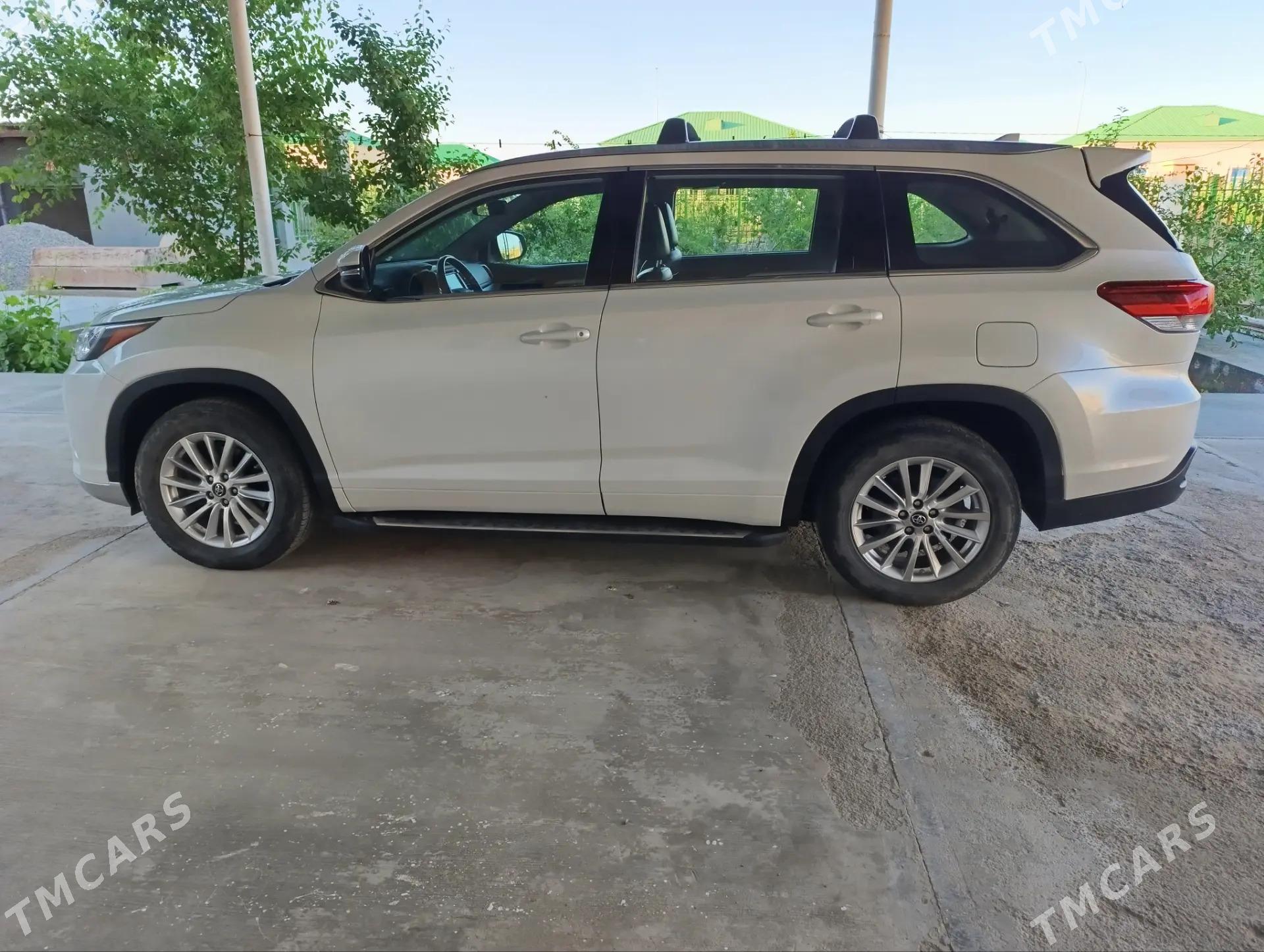 Toyota Highlander 2019 - 540 000 TMT - Мары - img 3
