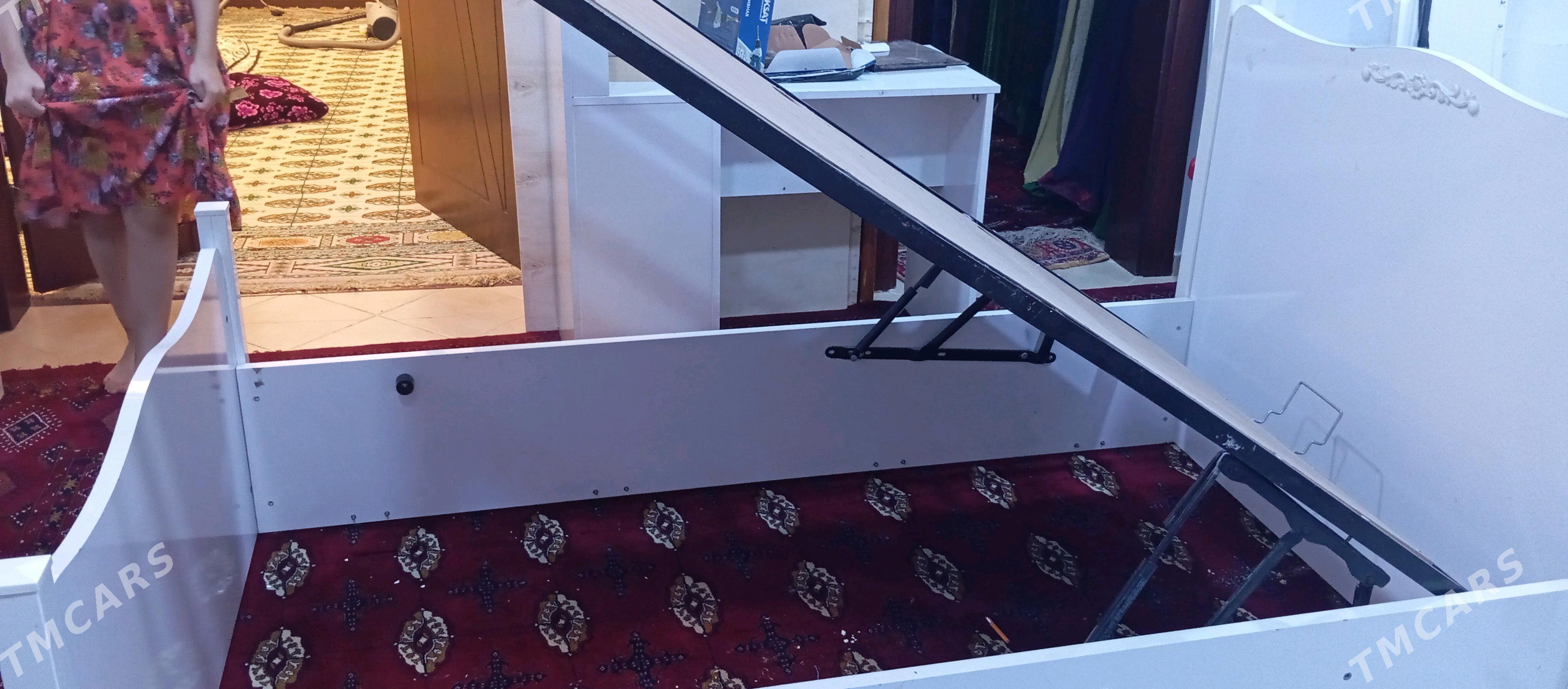 krawat - Moskowskiý köç. (10 ýyl abadançylyk şaýoly) - img 3