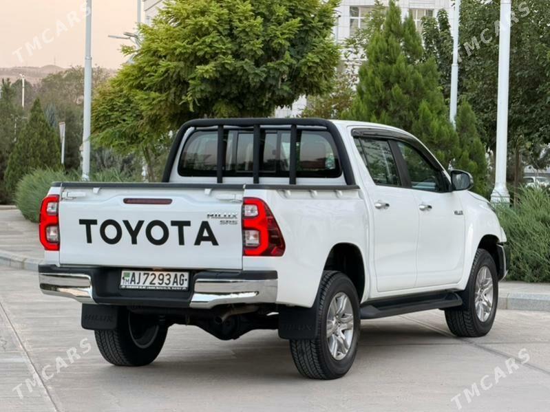 Toyota Hilux 2024 - 550 000 TMT - Aşgabat - img 6