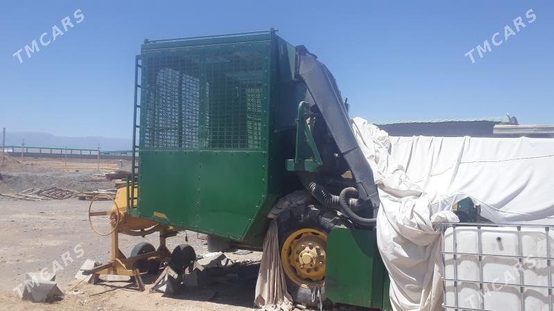 John Deere 2013 - 300 000 TMT - Ак-Бугдайский этрап - img 1