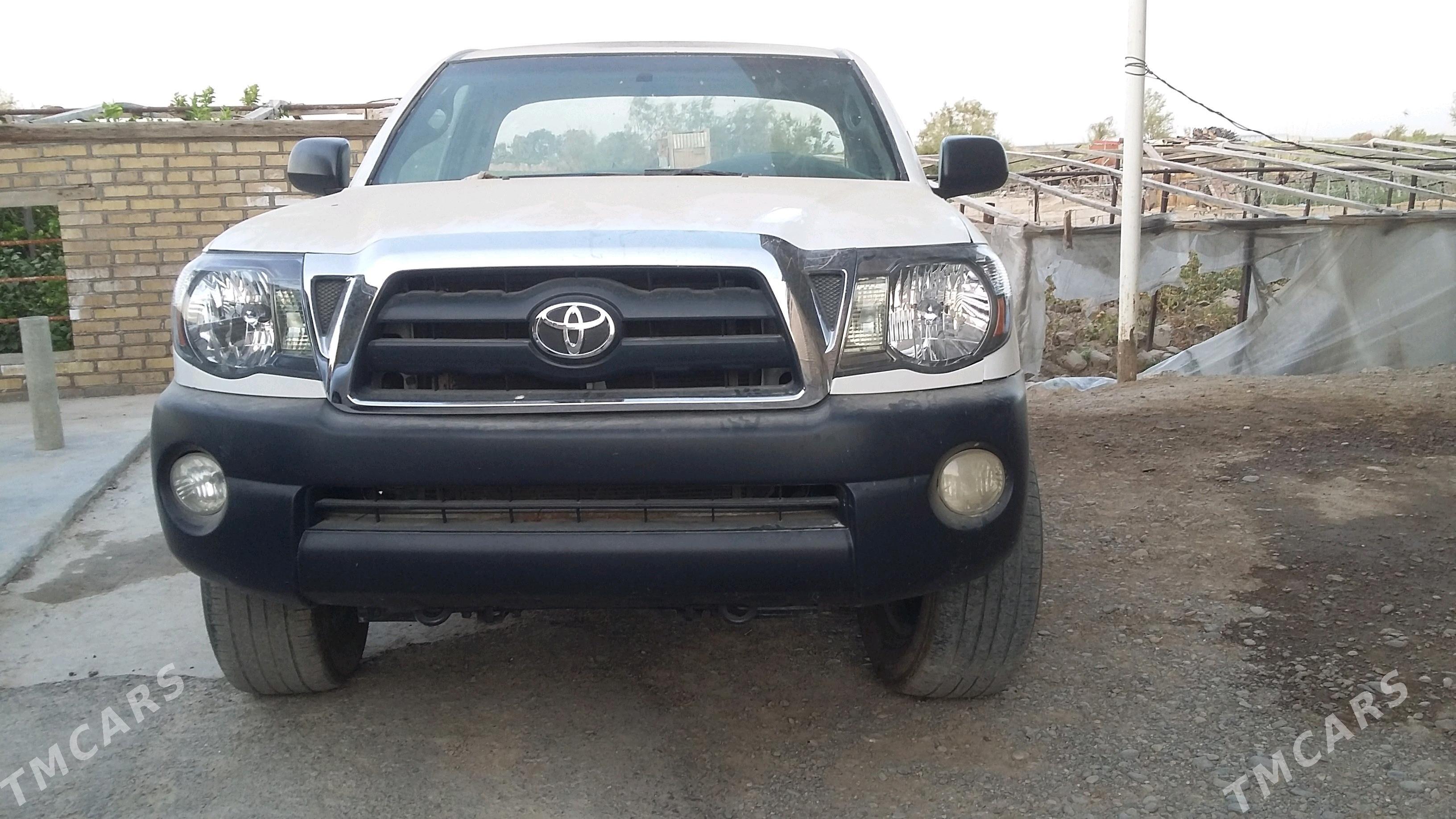 Toyota Tacoma 2011 - 115 000 TMT - Мары - img 5