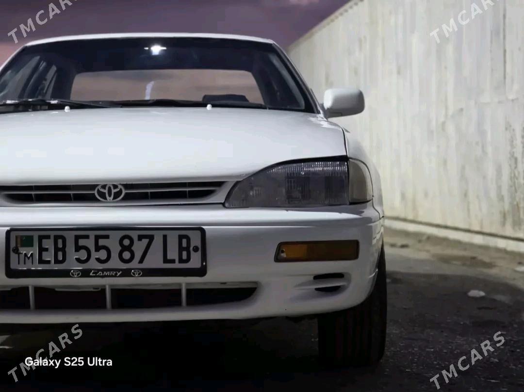 Toyota Camry 1996 - 90 000 TMT - Darganata - img 1