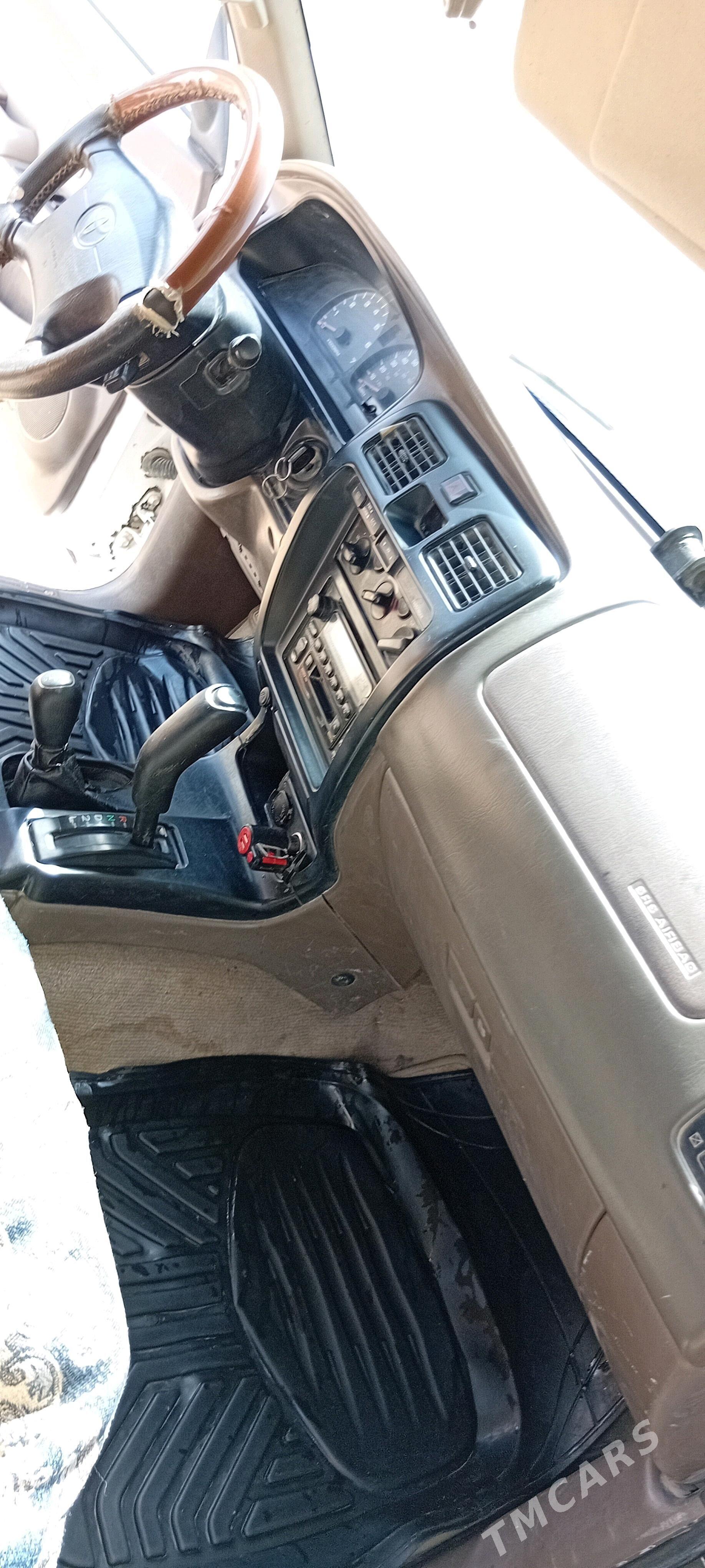 Toyota 4Runner 2002 - 130 000 TMT - Etrek - img 3