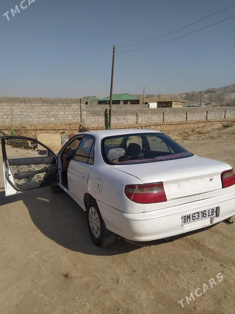 Toyota Carina 1995 - 40 000 TMT - Магданлы - img 4