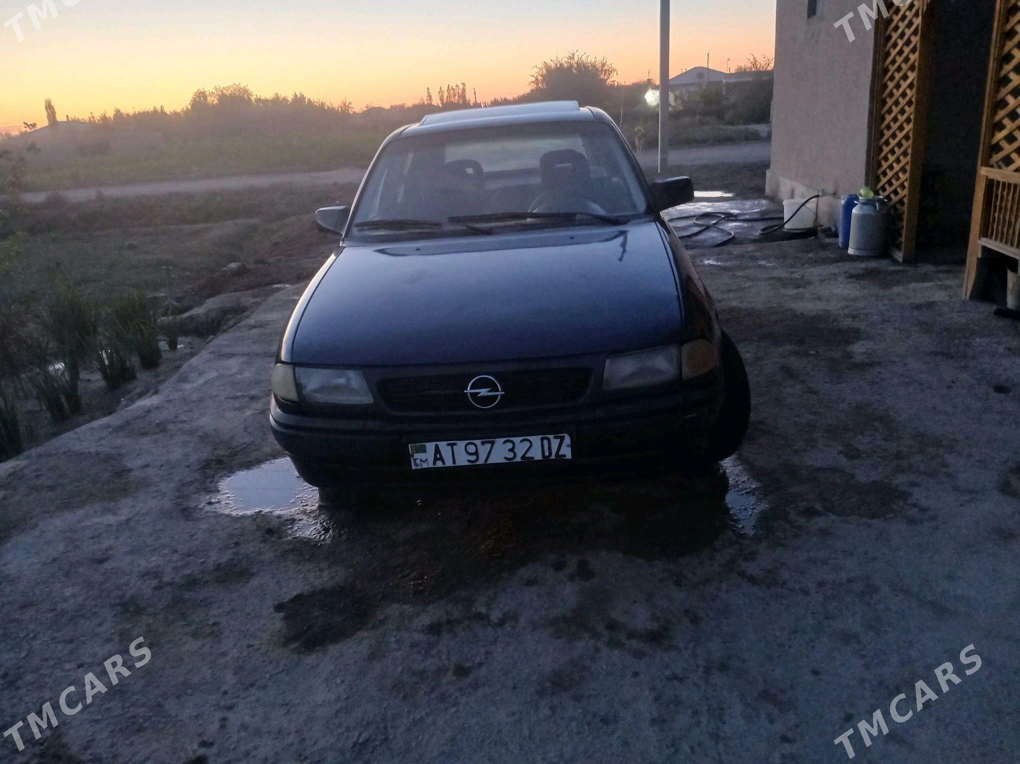 Opel Astra 1994 - 40 000 TMT - Губадаг - img 4