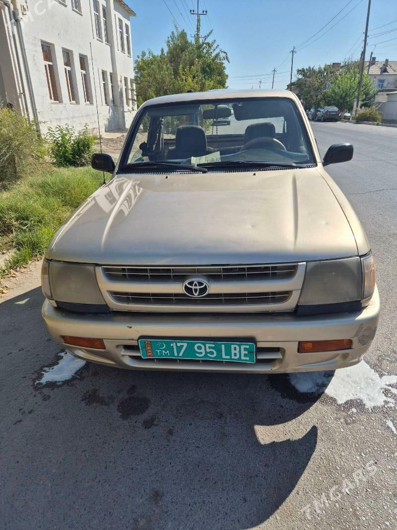 Toyota Tacoma 1999 - 115 000 TMT - Туркменабат - img 2