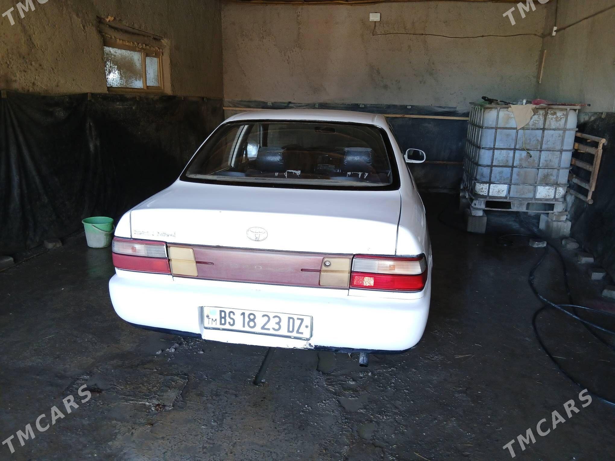 Toyota Corolla 1994 - 53 000 TMT - Köneürgenç - img 3