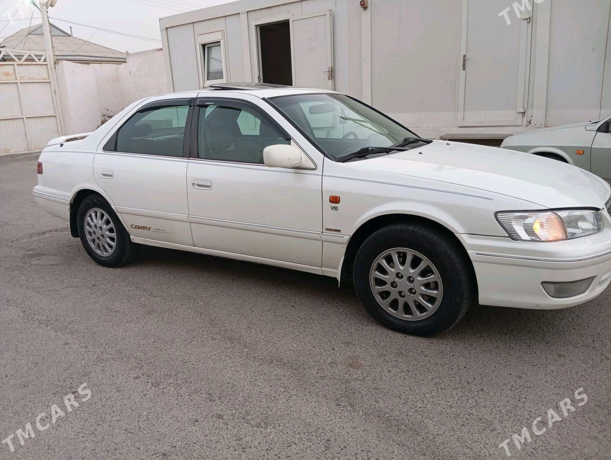 Toyota Camry 2000 - 170 000 TMT - Байрамали - img 3