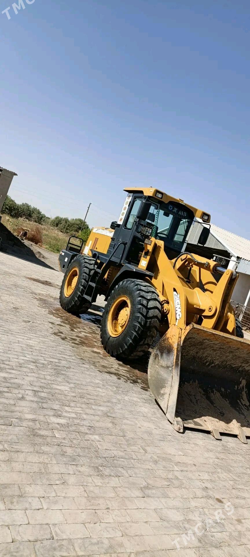 XCMG LW300F 2015 - 460 000 TMT - Ёлётен - img 3
