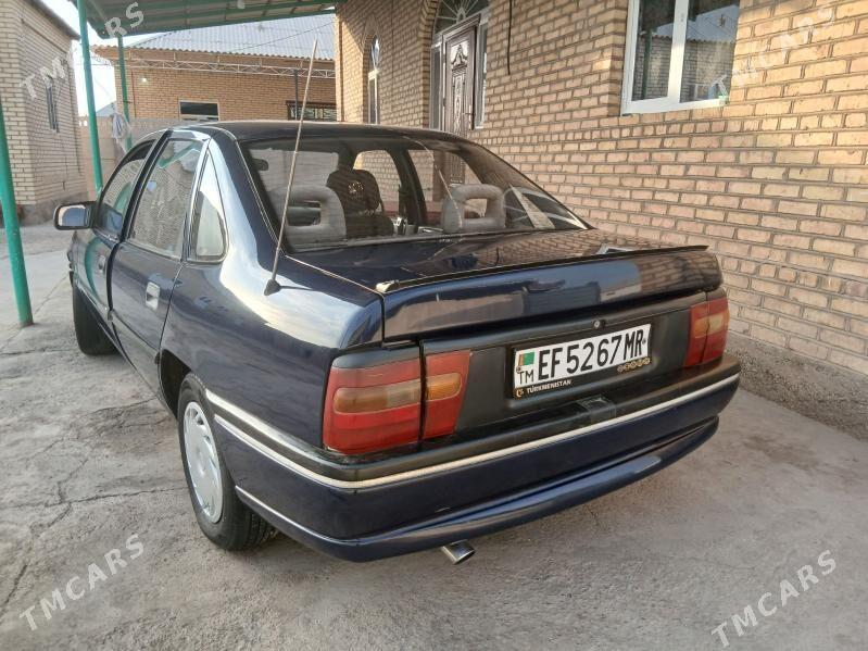 Opel Vectra 1990 - 32 000 TMT - Мары - img 4