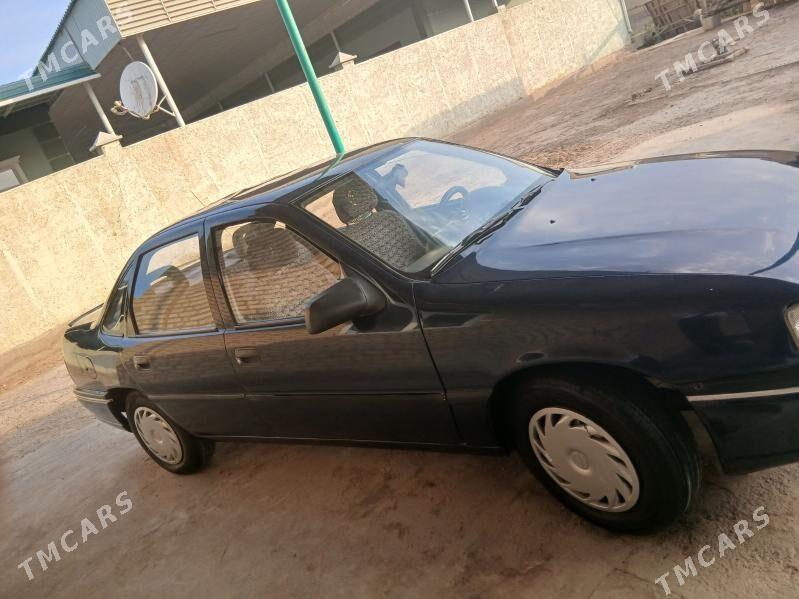 Opel Vectra 1990 - 32 000 TMT - Мары - img 3