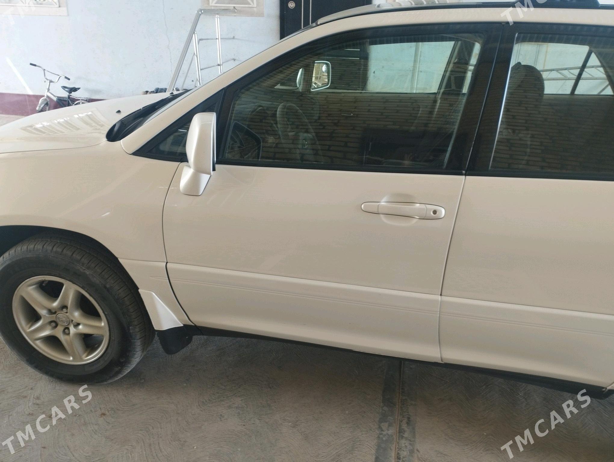 Lexus RX 300 2003 - 240 000 TMT - Мургап - img 3