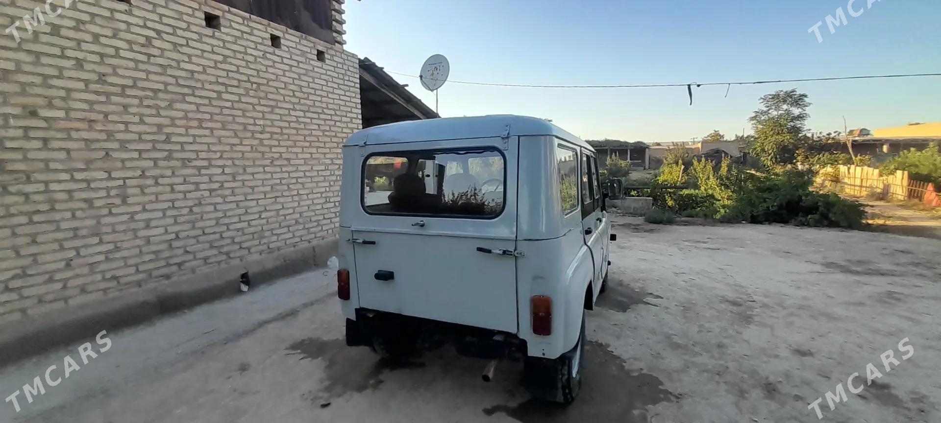 UAZ 469 2000 - 40 000 TMT - Саят - img 4