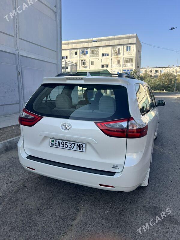 Toyota Sienna 2019 - 385 000 TMT - Мары - img 5