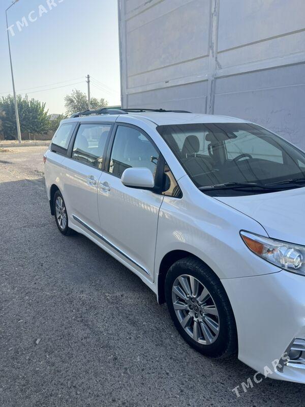 Toyota Sienna 2019 - 385 000 TMT - Мары - img 1