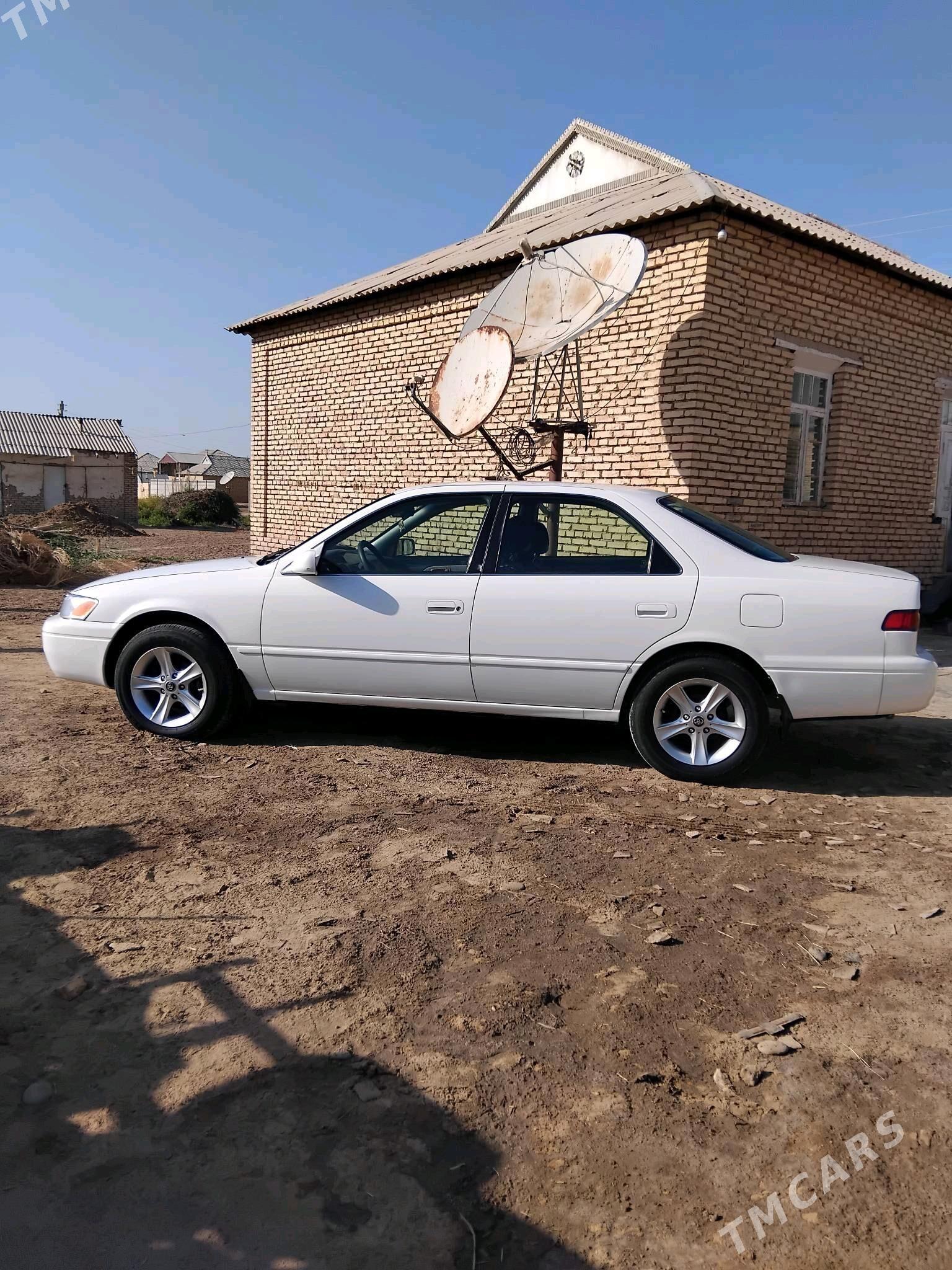 Toyota Camry 1998 - 147 000 TMT - Сакарчага - img 4