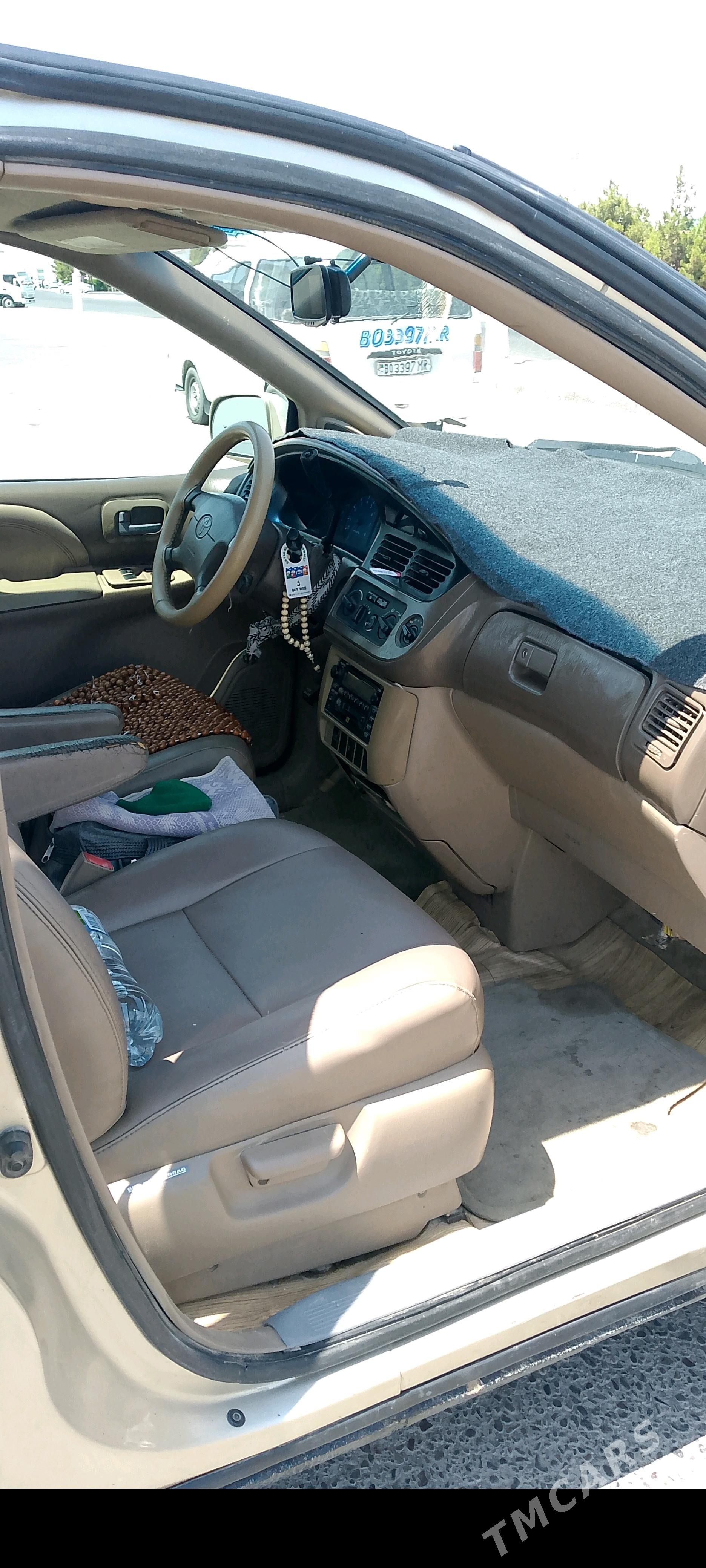 Toyota Sienna 2001 - 120 000 TMT - Mary - img 5