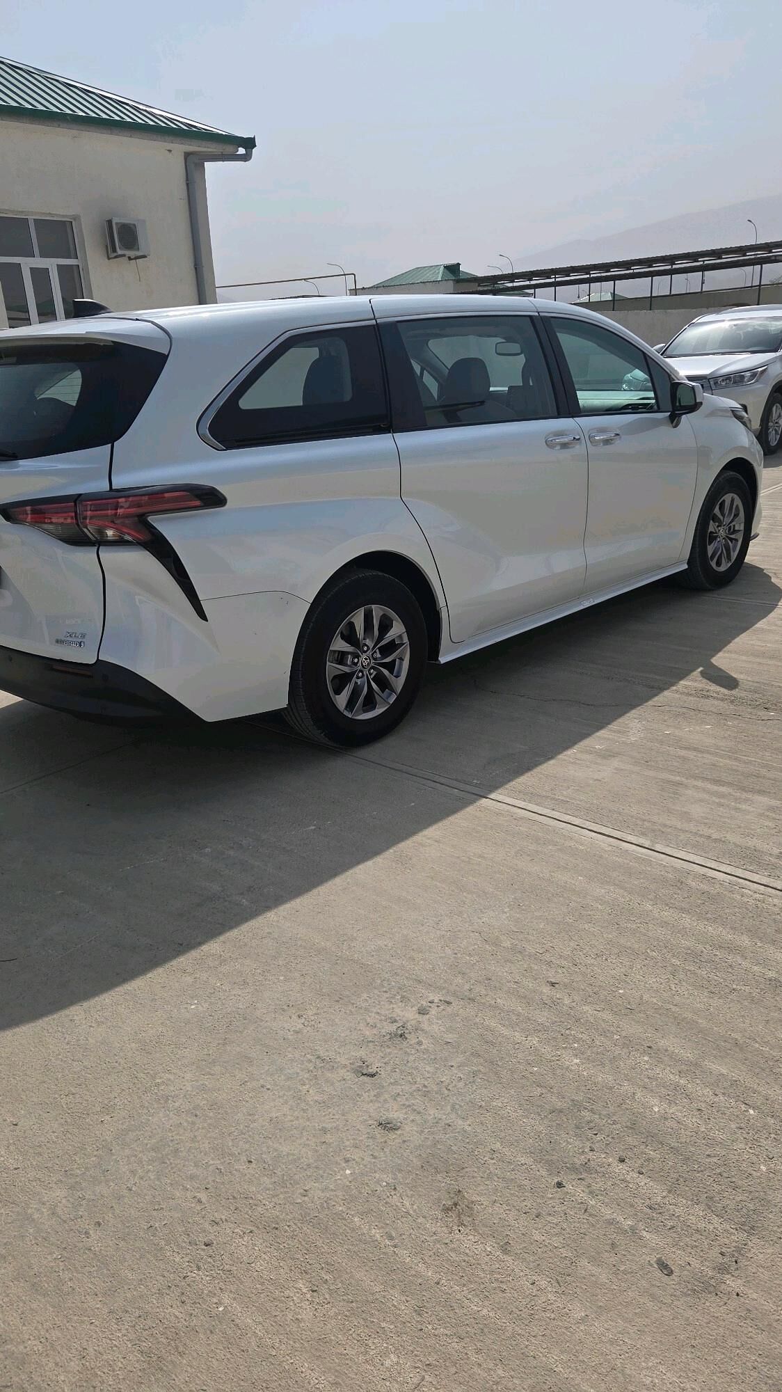 Toyota Sienna 2022 - 550 000 TMT - Гёкдепе - img 8